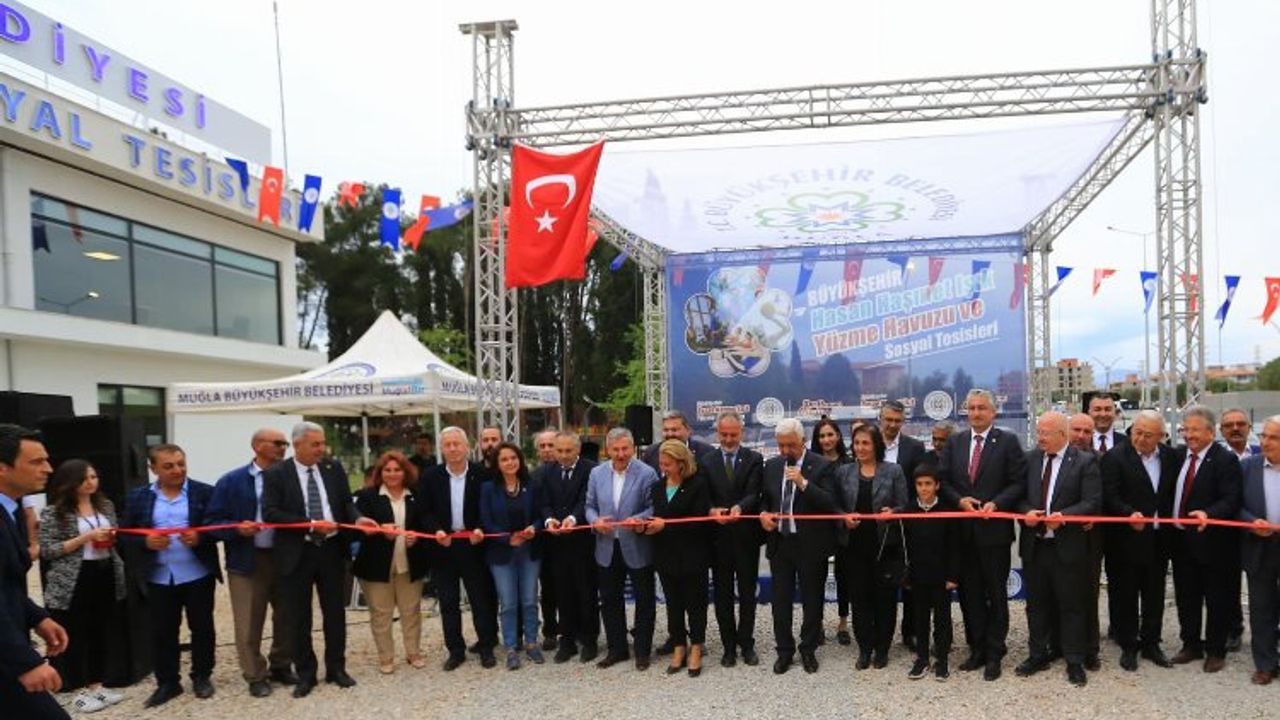 Muğla Yatağan'da yüzme havuzu ve sosyal tesise açılış