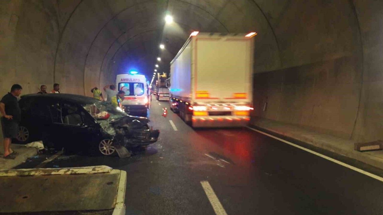 Ayvacık’ta tünelde trafik kazası: 1 ölü, 4 ağır yaralı