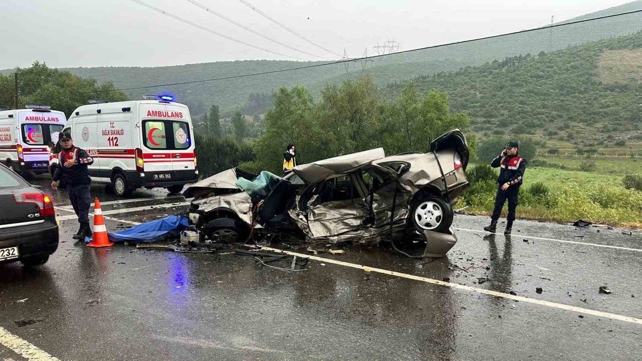 Balıkesir’de trafik kazası: 1 ölü, 3 yaralı