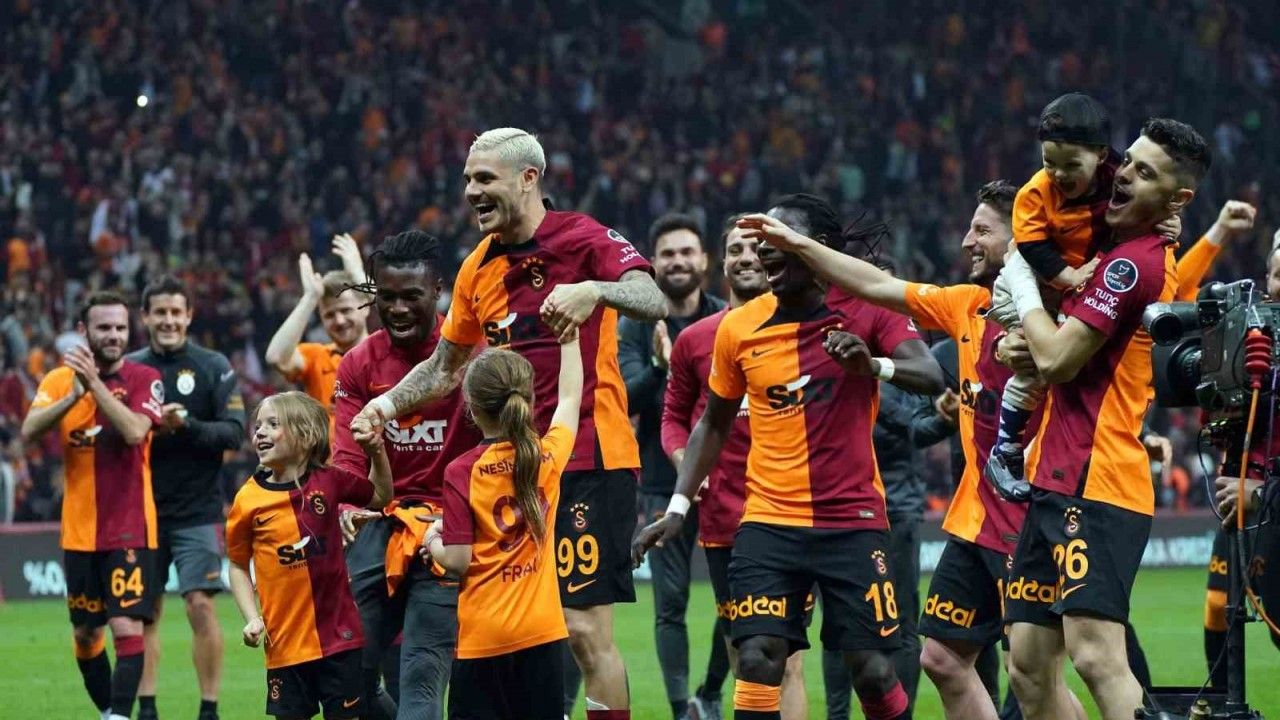 Galatasaray’da hedef şampiyonluğu derbi galibiyetiyle kutlamak