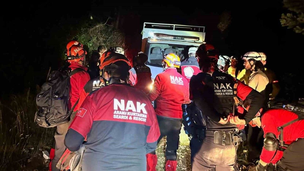 20 metrelik dere yatağına düşen kişi kurtarıldı