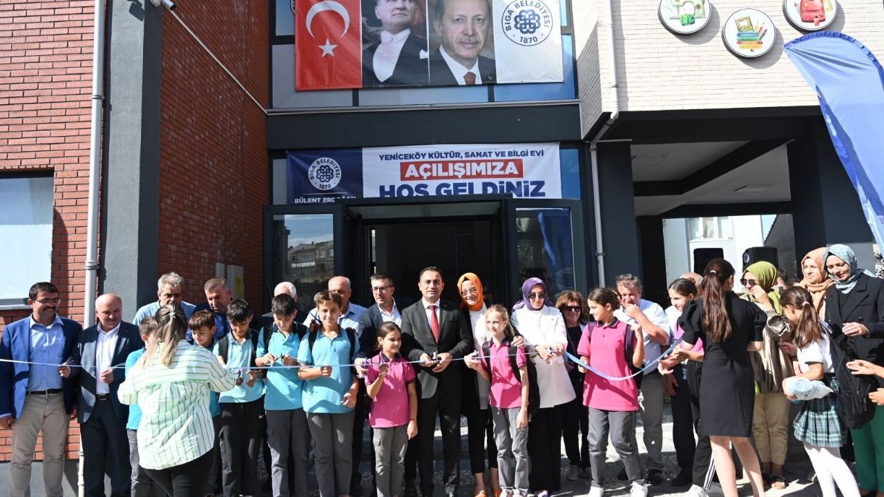 Biga’da Yeniceköy Kültür, Sanat ve Bilgi Evi ile Biga Millet Kıraathanesi açıldı