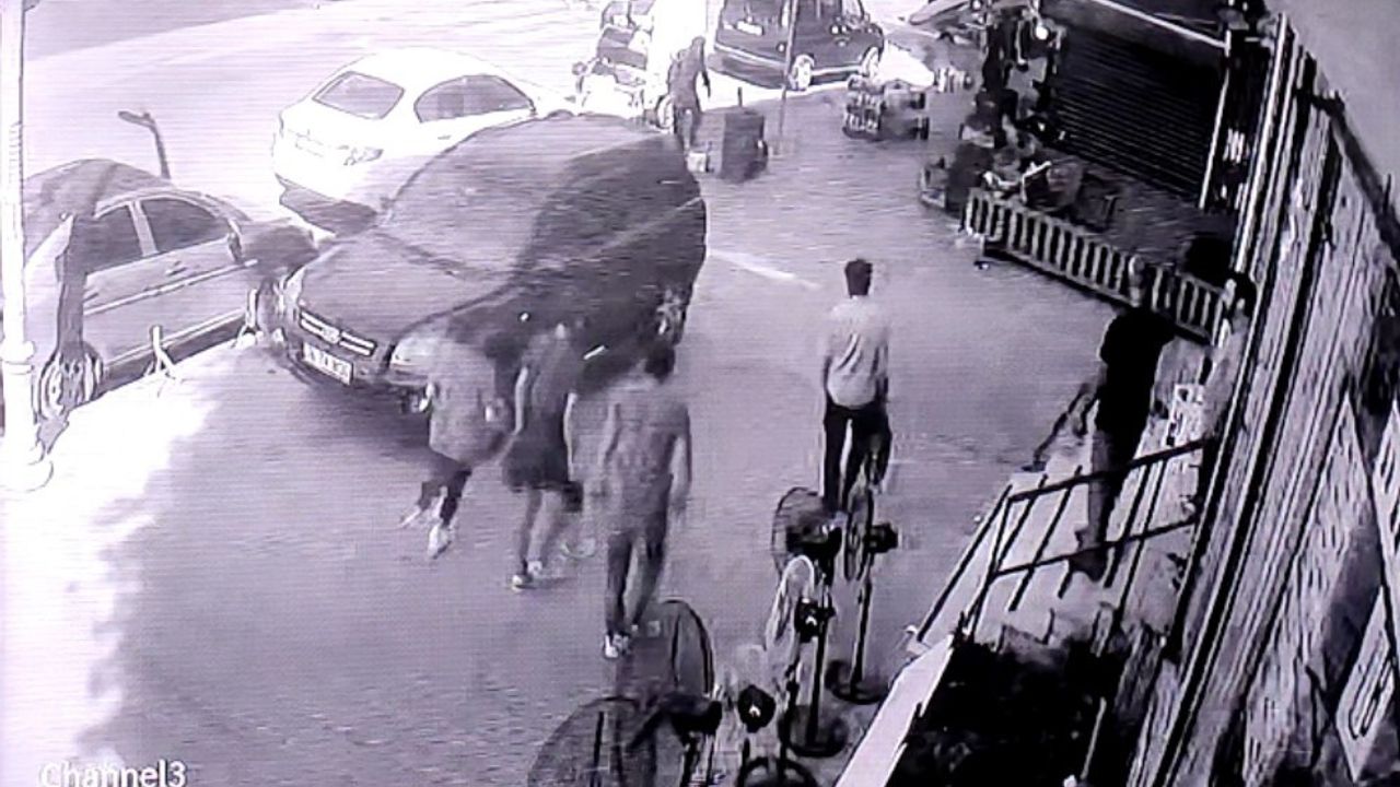 Sultangazi’de market çalışanları hırsızı peşinden koşup yakaladılar: O anlar kamerada
