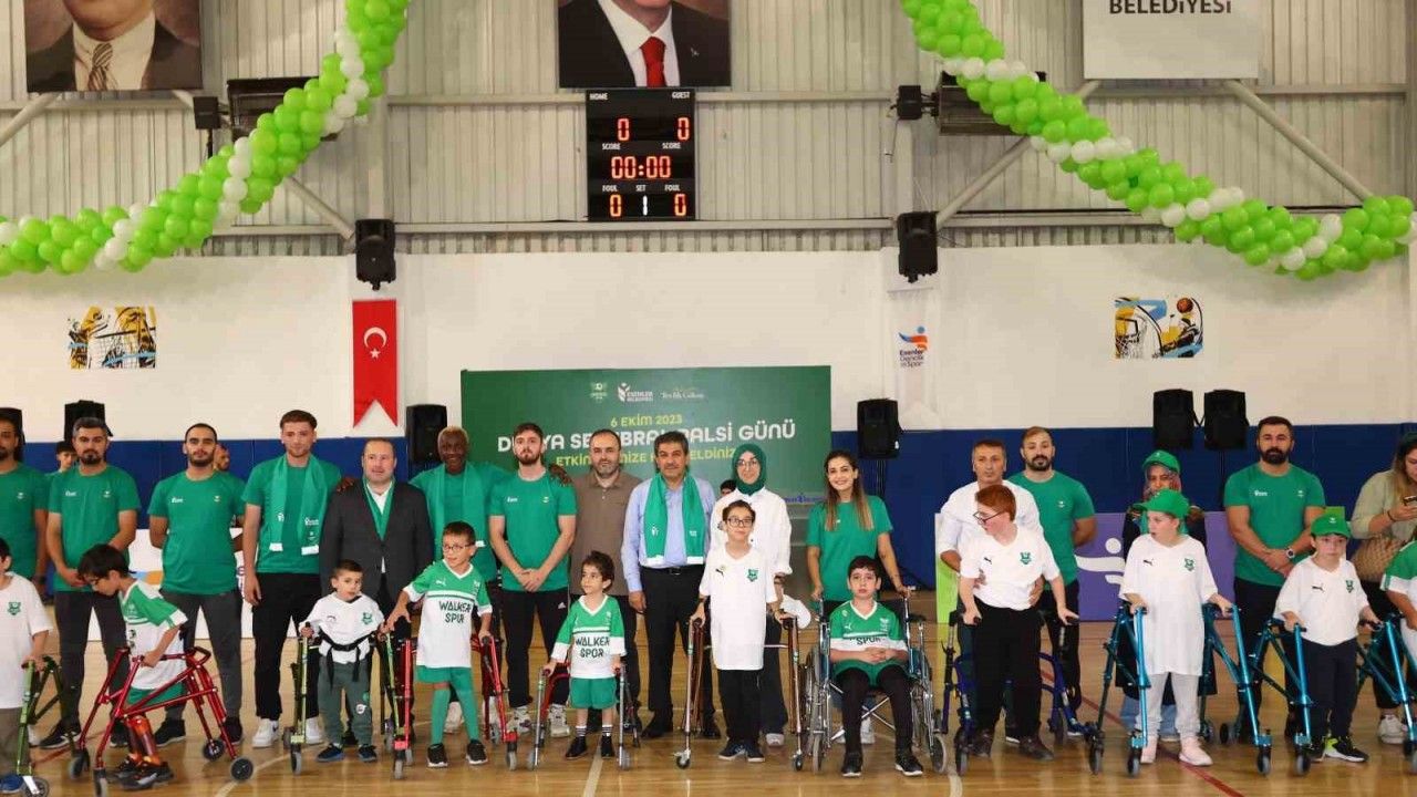 Esenler’de serebral palsili çocukların İbrahim Yattara hayali gerçek oldu