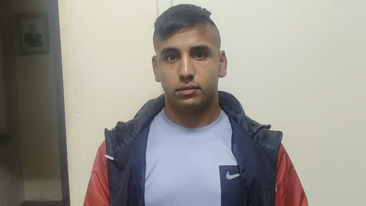 Minibüs hırsızı abla kardeş gece bekçilerinin dikkati sayesinde yakalandı