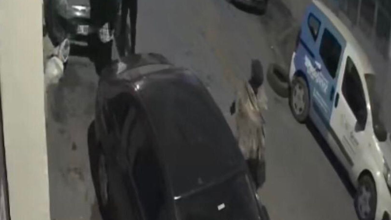 İstanbul’da yanlış adam dayağı kamerada: Tek kafayla yere serildi