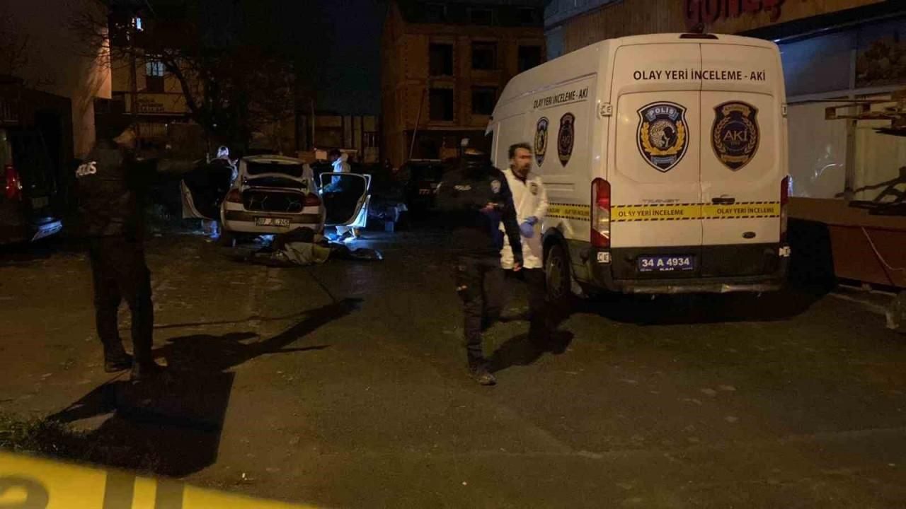 Arnavutköy’de polisten kaçmaya çalışan torbacı, polisle çıkan arbedede kendini vurdu