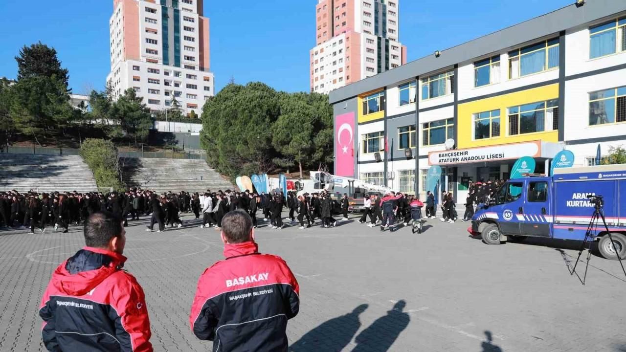 Başakşehir’de deprem tatbikatı yapıldı