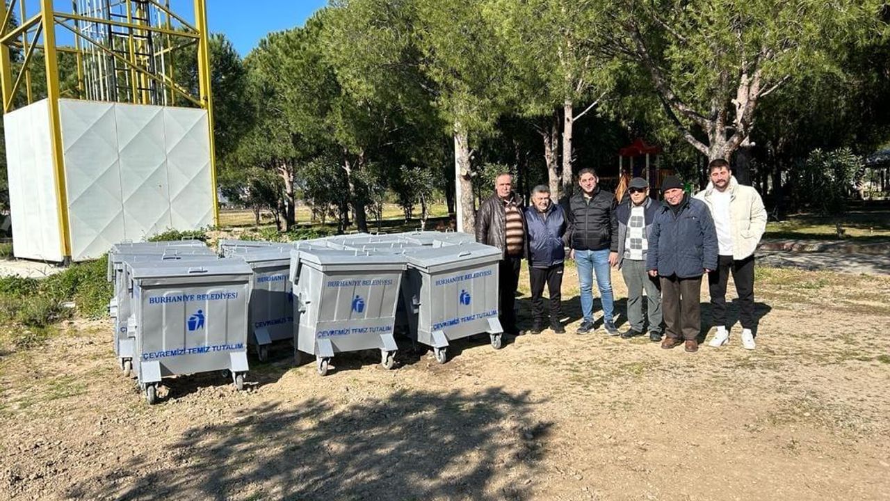 Burhaniye’de Konteynerler yenileniyor