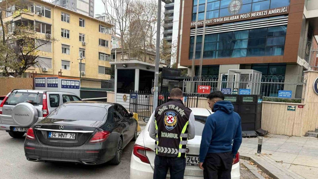 Kadıköy’de polisten kaçan otomobil sürücüsüne 76 bin lira ceza uygulandı