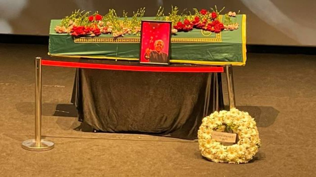 Türk sinemasının ünlü ismi Ali Özgentürk'e veda