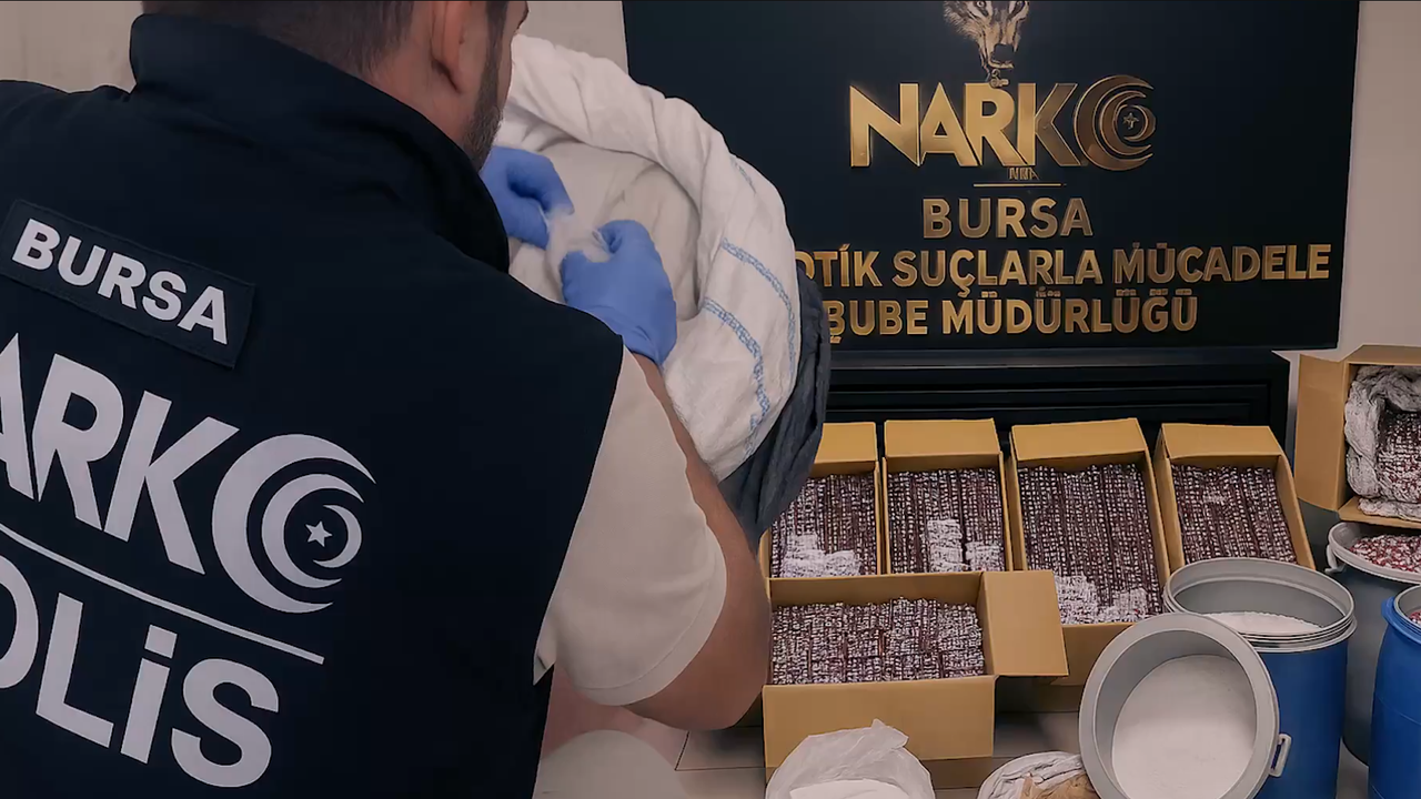 Bursa'da nefes kesen operasyon: Tam 300 bin adet ele geçirildi
