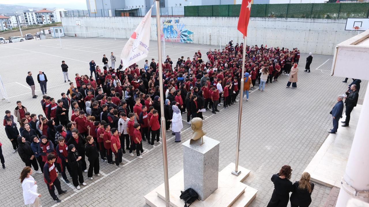 İnegöllü Öğrencilerden Gazze'ye Destek