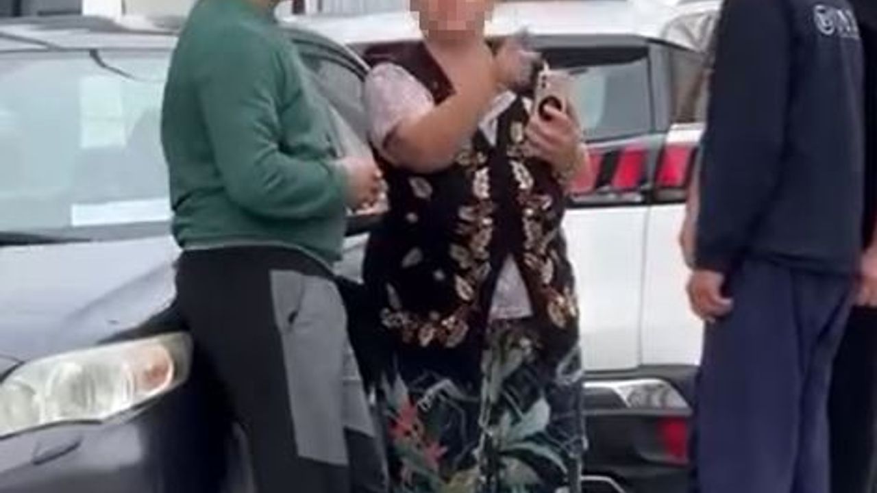 Başakşehir’de park yeri kavgası kameraya yansıdı