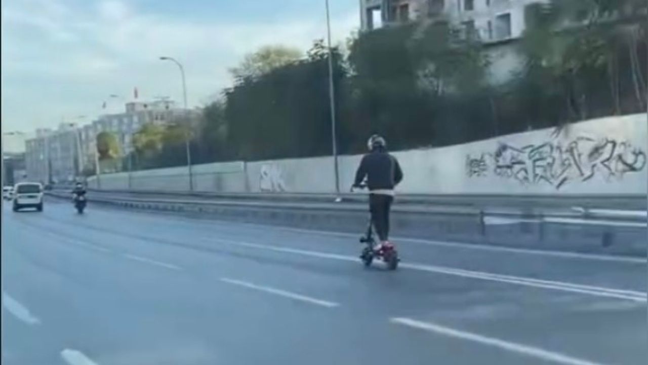 Bayrampaşa’da elektrikli scooter’la tehlikeli yolculuk kamerada