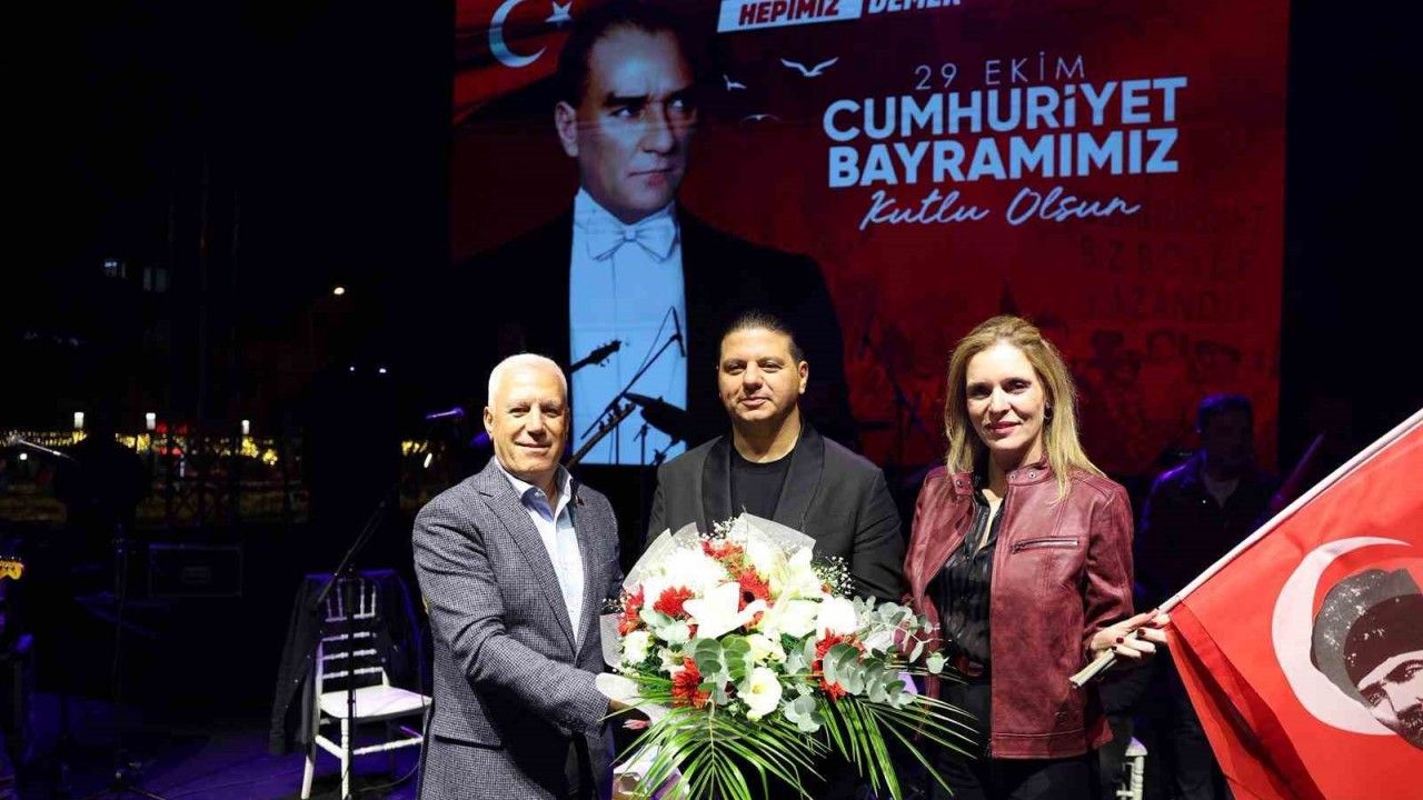 Cumhuriyet coşkusu, Kubat ile zirve yaptı