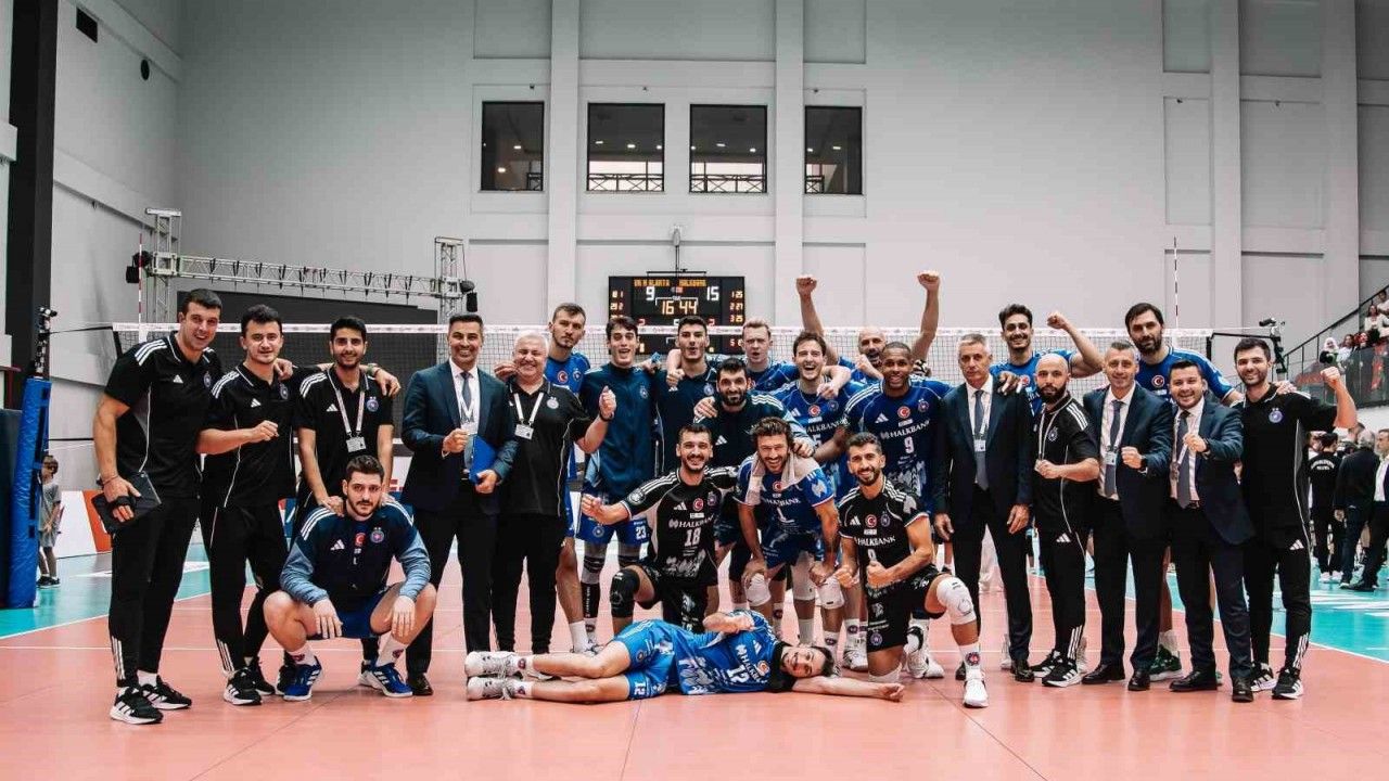 Efeler Ligi: Alanya Belediyespor: 2 - Halkbank: 3