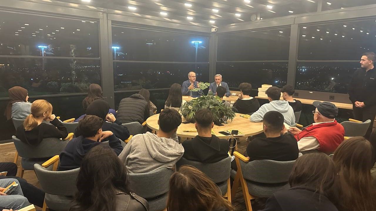 Kitap Günleri’nin ilk söyleşisi Akse Kitap Kahve’de