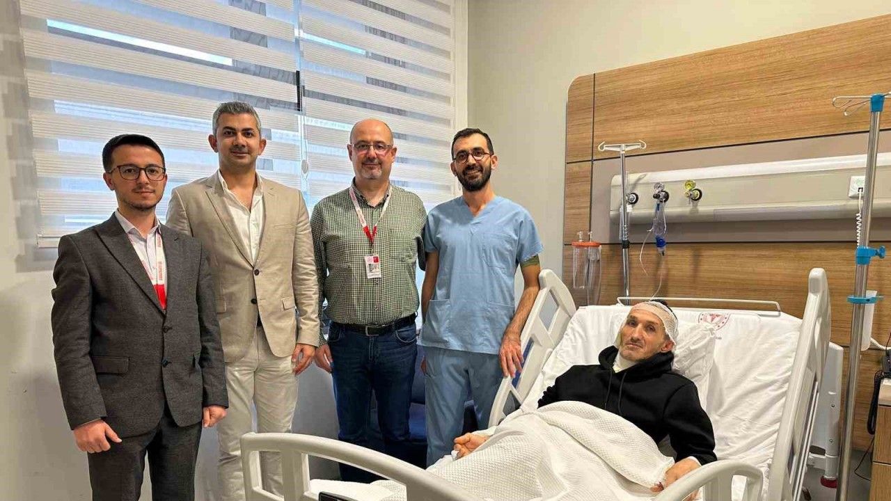 Kopmak üzere olan kulağı kurtarıldı