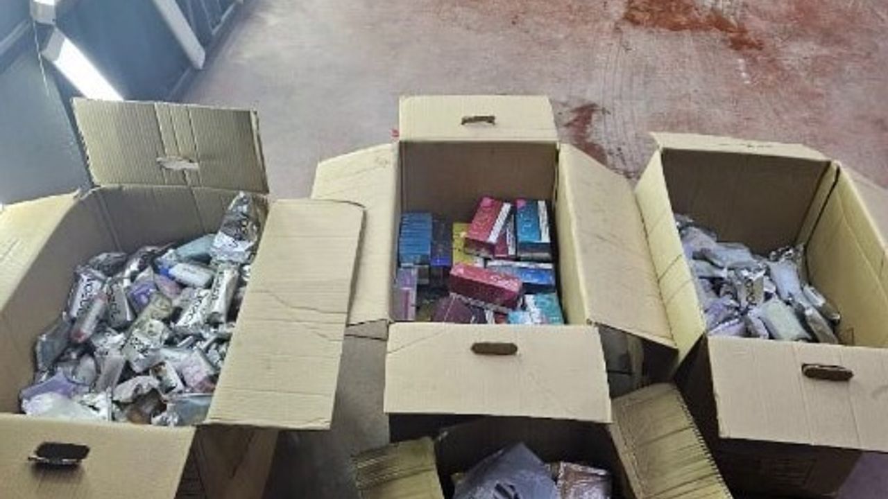 Polisten kaçakçılık operasyonu: 2 gözaltı