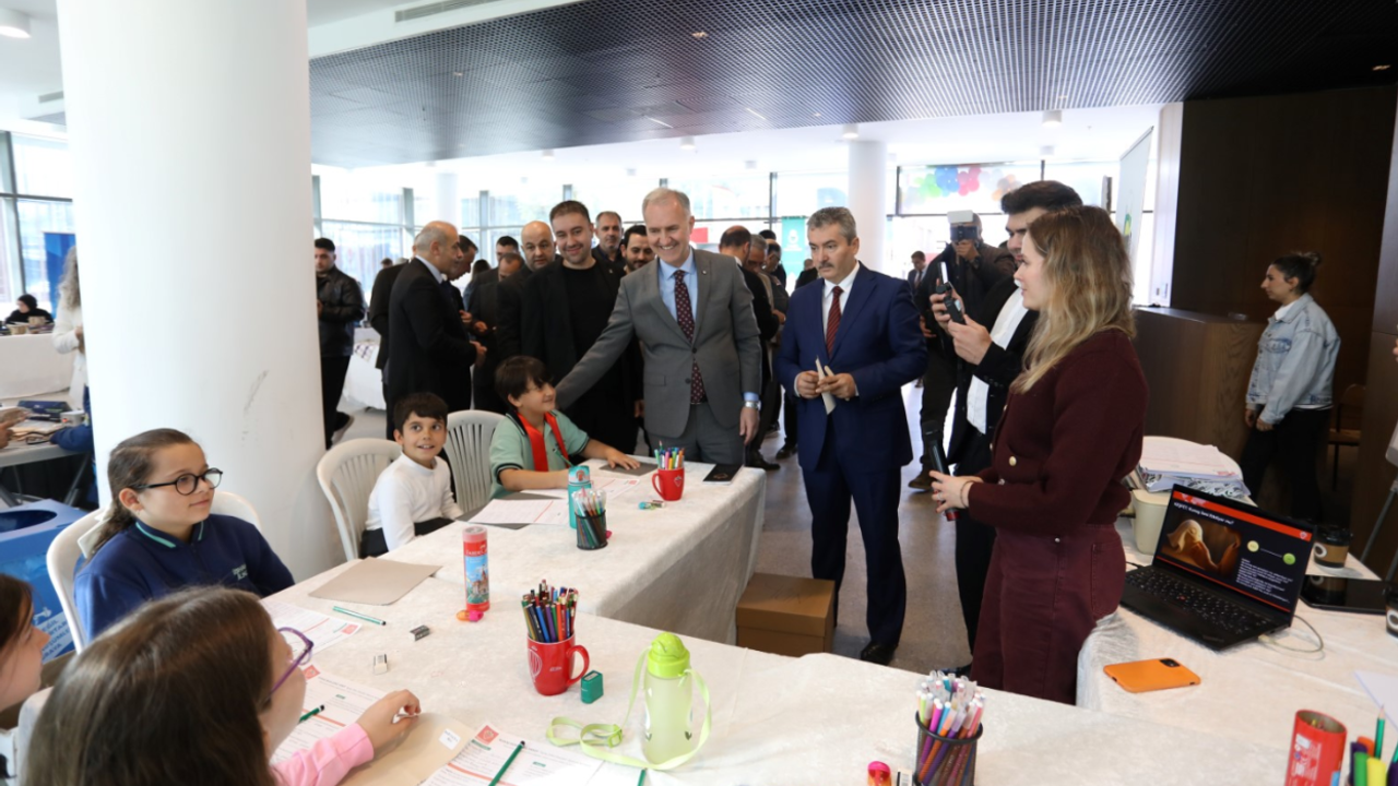 İnegöl’de Bilim Şöleni Başladı