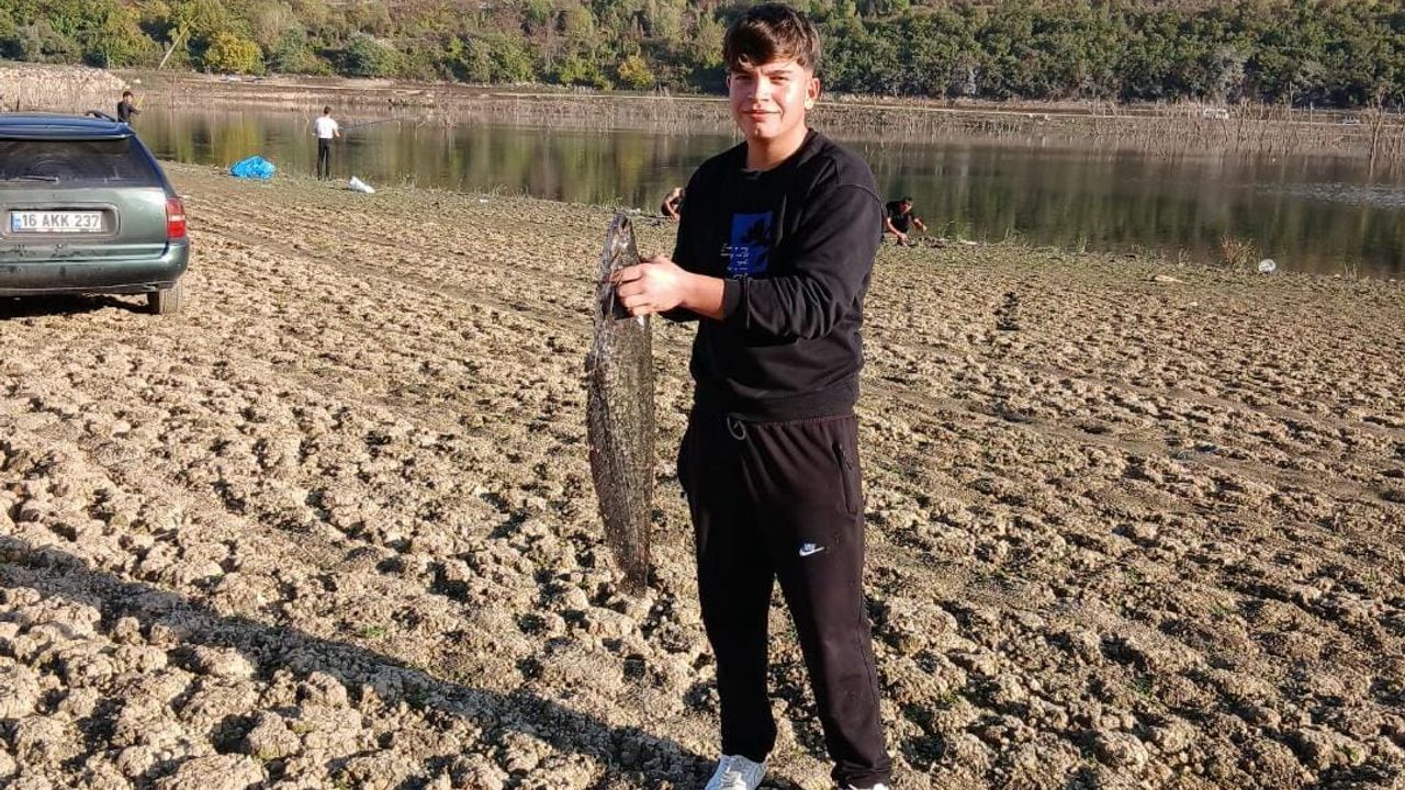 İnegöl'de barajdan yayın fışkırıyor