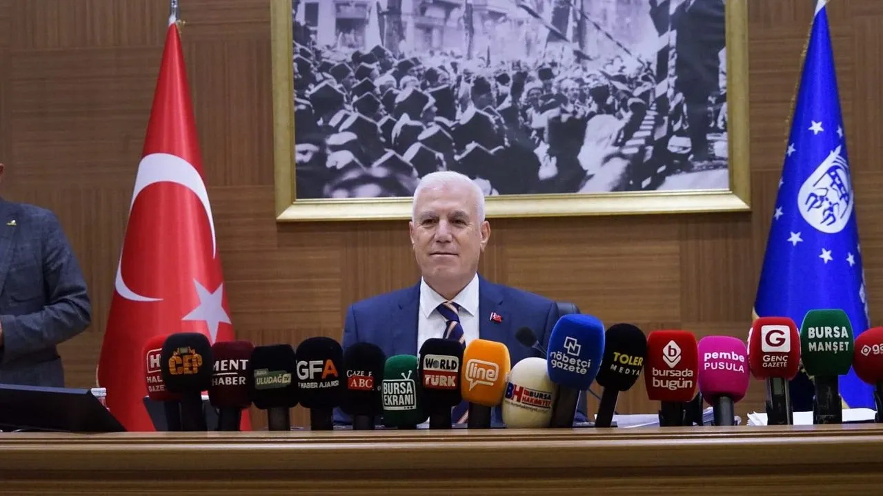 Büyükşehir Belediye Meclisi'nde Mustafa Bozbey'den barış vurgusu!