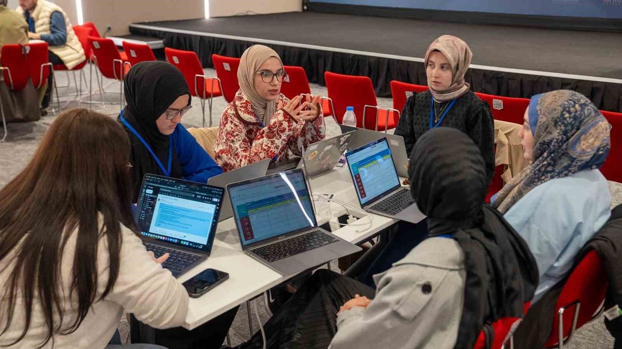 TÜRGEV'den üniversite gençliğine 'Sağlıklı yaşam ile bağımsız kampüs' çalıştayı