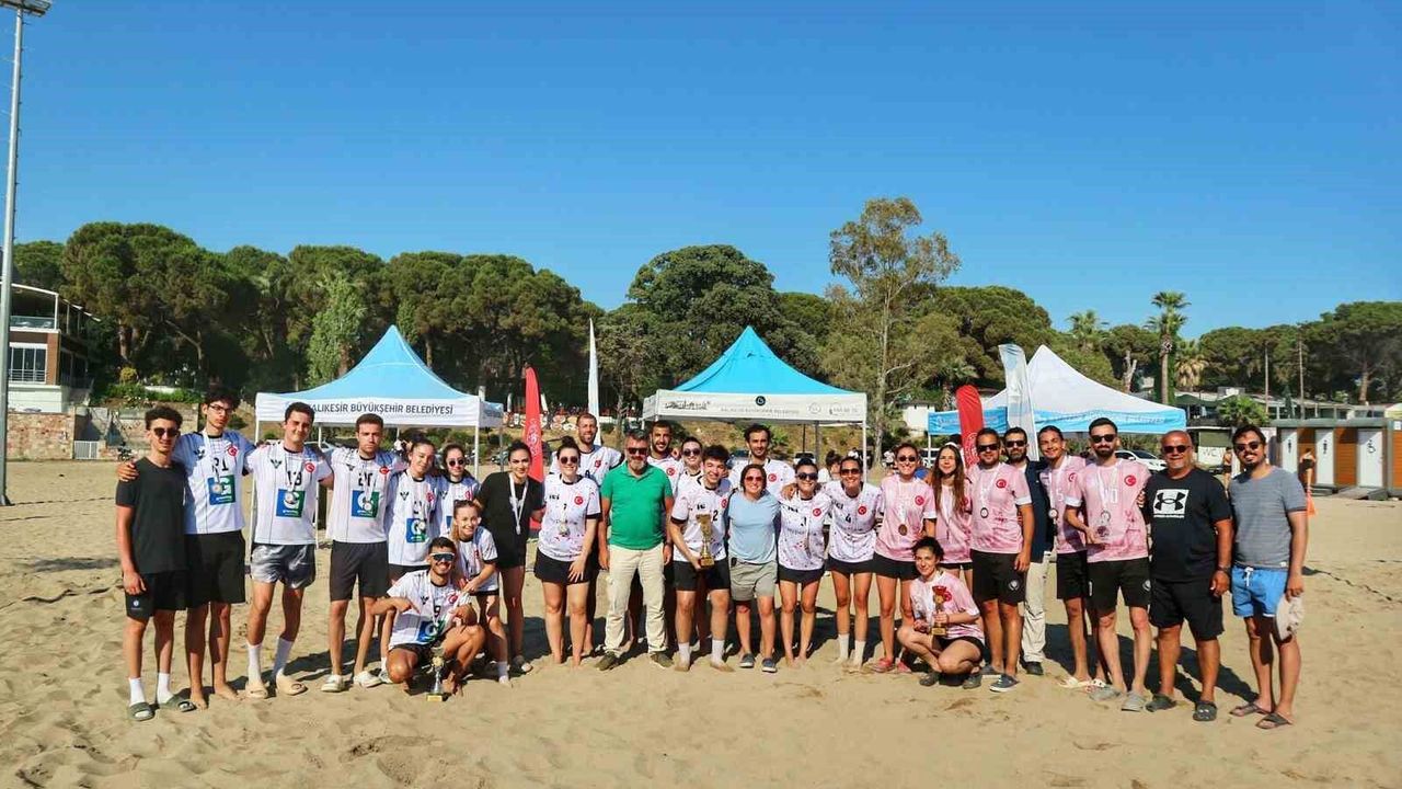 Balıkesir'de Plaj Korfbol Türkiye Şampiyonası yapıldı