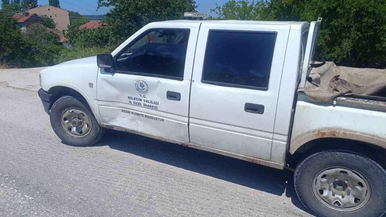 Bilecik'te motosiklet kamyonete çarptı: 1 yaralı