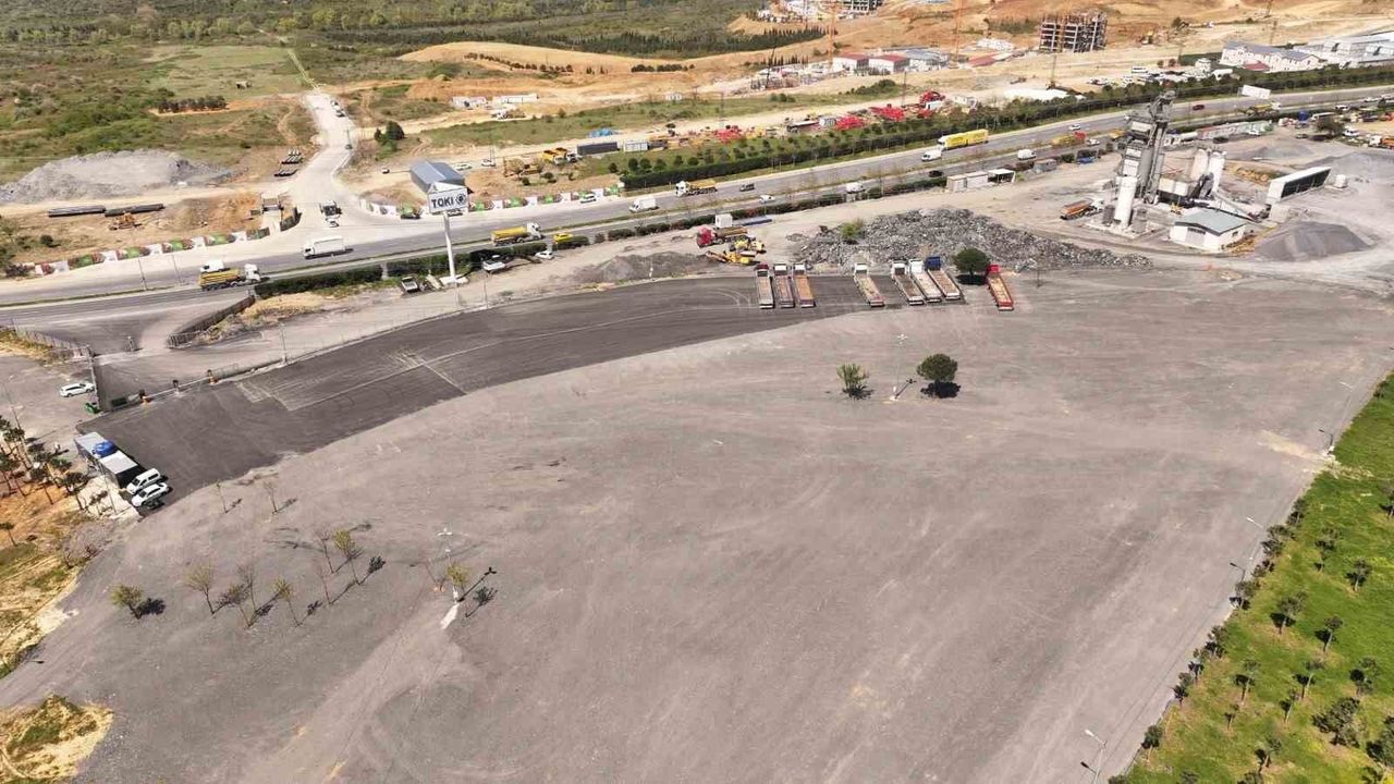 Esenler'de büyük araçlara özel otopark hizmete açıldı