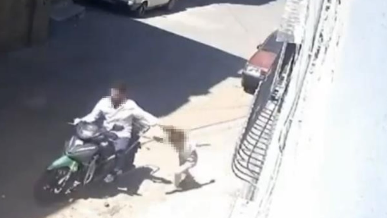 Gaziantep’te tepki çeken görüntü: Küçük kızını darbedip moto
