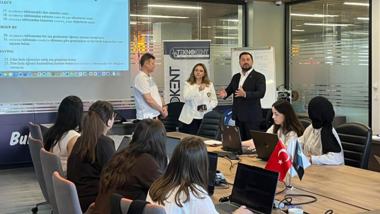 Balıkesir Teknokent’te Veri ve Yapay Zekâ Eğitim programı ba