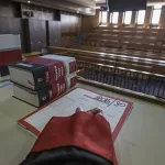 Mesai arkadaşına kondurduğu öpücük pahalıya mal oldu