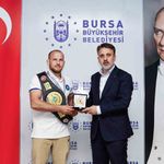 Başkan Vekili Biba'dan dünya şampiyonu güreşçiye tebrik