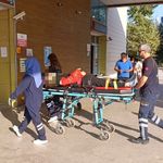 İnegöl’de sokak ortasında kaza! Motosikletli genç yerde kaldı