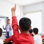 İnegöl Yardım Derneği’nden 1000 öğrenciye kırtasiye desteği