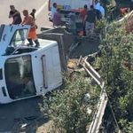 Anadolu Otoyolu'nda bakım aracına çekici çarptı: 3 yaralı