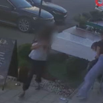 Göğsünden silah çekti! 2 kadına kanlı pusu kamerada...