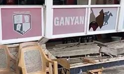 Kadın sürücü ganyan bayiine çarptı: 1 ölü