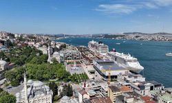 2 dev gemi İstanbul’a demirledi