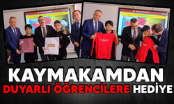 Kaymakamdan duyarlı öğrencilere hediye