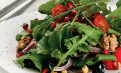 Cevizli Narlı Roka Salatası
