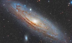 Andromeda Galaksisi: Dünyadan Uzaklığı Ve Özellikleri