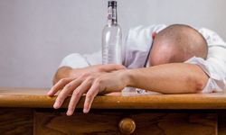 Alkol Bağımlılığı Nedir? Belirtileri, Testi Ve Tedavisi