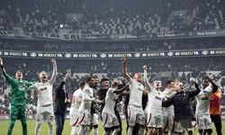Galatasaray galibiyetini taraftarıyla kutladı