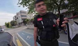 Şerit dışından giden kuryeye polisten uyarı: “Üç kuruş için canını tehlikeye atma”