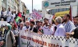 Üsküdar Üniversitesi öğrencilerinden Gazze’ye destek yürüyüşü