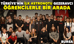 Türkiye’nin ilk astronotu Gezeravcı öğrencilerle bir arada
