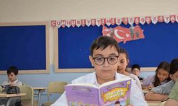 Minik Ahmet 4 yılda 5 bin 10 kitap okudu